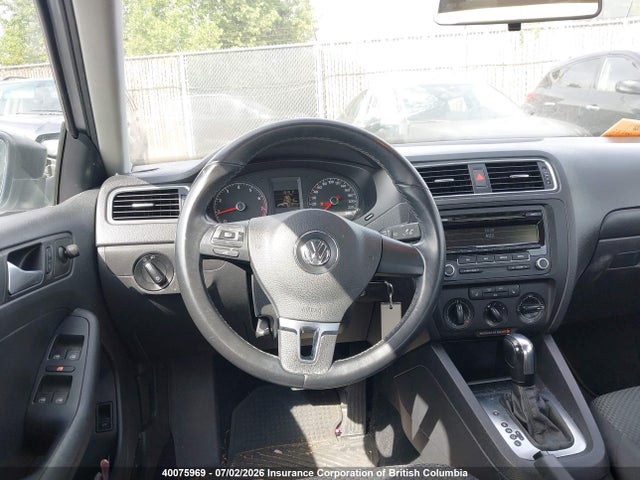 2013 Volkswagen Jetta მანქანა იყიდება აუქციონზე, vin: 3VW2K7AJ4DM271923, აუქციონის ნომერი: 40075969