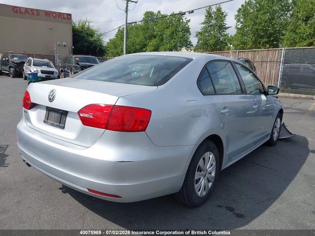 2013 Volkswagen Jetta მანქანა იყიდება აუქციონზე, vin: 3VW2K7AJ4DM271923, აუქციონის ნომერი: 40075969