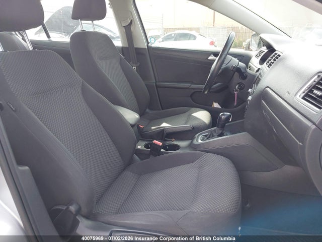 2013 Volkswagen Jetta მანქანა იყიდება აუქციონზე, vin: 3VW2K7AJ4DM271923, აუქციონის ნომერი: 40075969