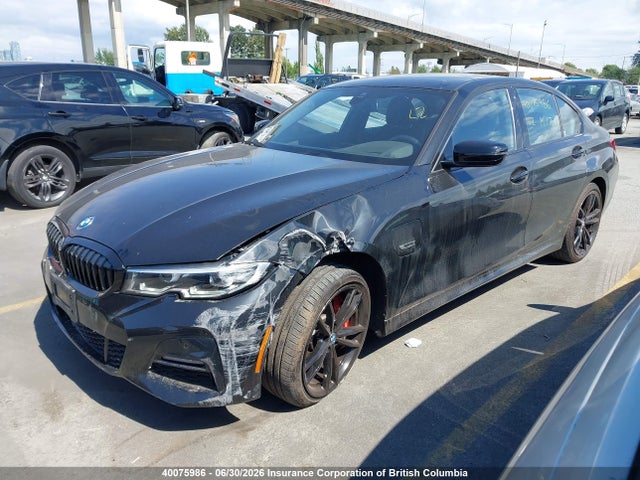 BMW 330e 2022 WBA5P9C09NFM42052 Image 2