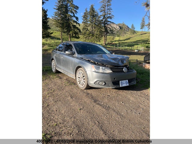 2011 Volkswagen Jetta მანქანა იყიდება აუქციონზე, vin: 3VWLL7AJXBM021990, აუქციონის ნომერი: 40076032