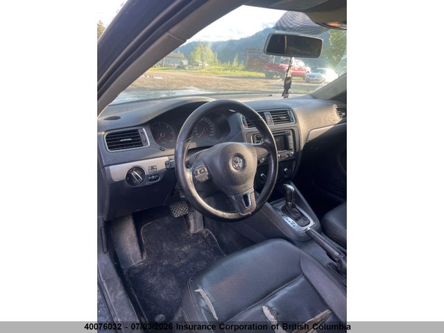 2011 Volkswagen Jetta მანქანა იყიდება აუქციონზე, vin: 3VWLL7AJXBM021990, აუქციონის ნომერი: 40076032