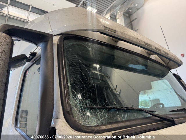 Продажа на аукционе авто 2022 Volvo Vn L, vin: 4V4NC9EH6NN314590, номер лота: 40076033