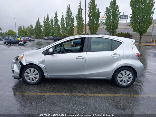 2014 Toyota Prius მანქანა იყიდება აუქციონზე, vin: JTDKDTB38E1562011, აუქციონის ნომერი: 40076055