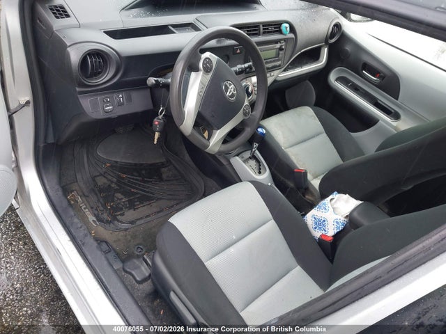 2014 Toyota Prius მანქანა იყიდება აუქციონზე, vin: JTDKDTB38E1562011, აუქციონის ნომერი: 40076055