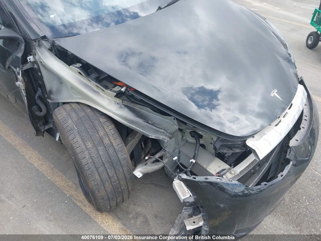 Tesla Model Y 2025 7SAYGDEE5SF221191 Image 18