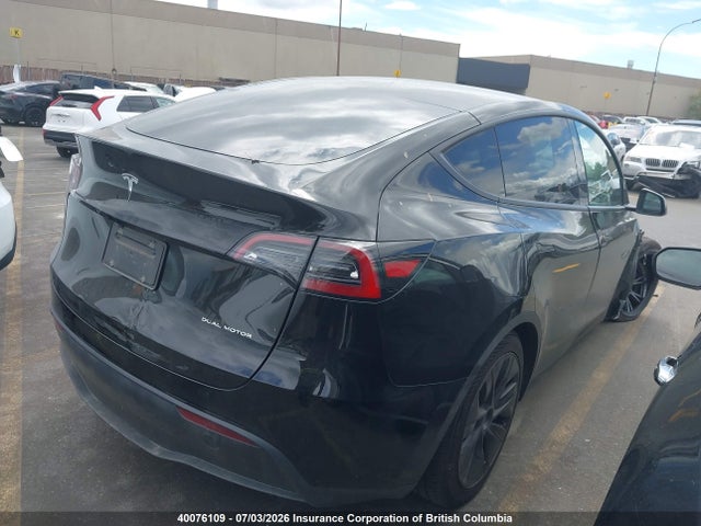 Tesla Model Y 2025 7SAYGDEE5SF221191 Image 4