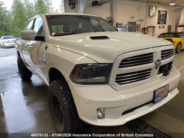 40076132 :رقم المزاد ، 1C6RR7MT5FS585060 vin ، 2015 Ram 1500 Sport مزاد بيع