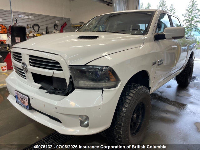 40076132 :رقم المزاد ، 1C6RR7MT5FS585060 vin ، 2015 Ram 1500 Sport مزاد بيع