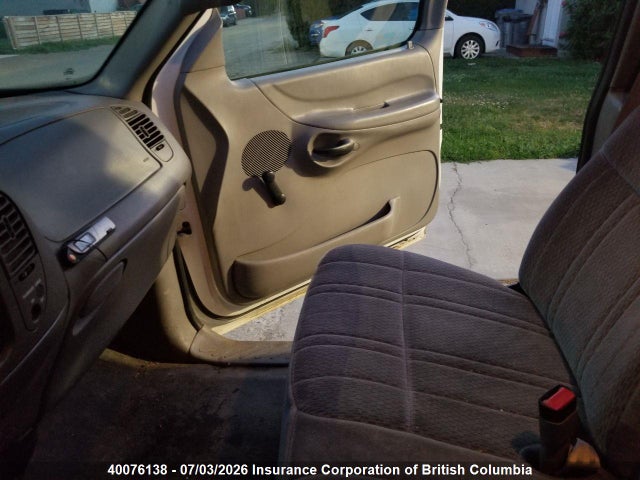 40076138 :رقم المزاد ، 2FTZF18W9WCA82705 vin ، 1998 Ford F150 مزاد بيع