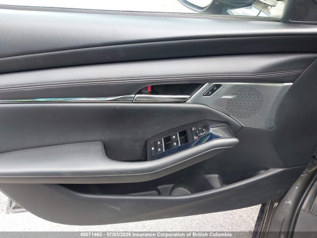 2021 Mazda 3 Premium მანქანა იყიდება აუქციონზე, vin: JM1BPBDL7M1349225, აუქციონის ნომერი: 40071460
