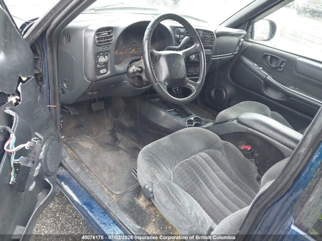 2001 Chevrolet Blazer მანქანა იყიდება აუქციონზე, vin: 1GNCT18WX1K103507, აუქციონის ნომერი: 40076178