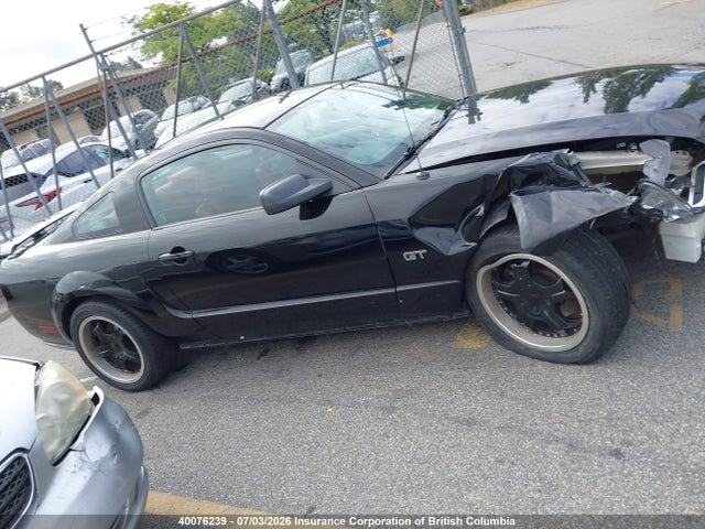 2005 Ford Mustang Gt მანქანა იყიდება აუქციონზე, vin: 1ZVFT82H355106338, აუქციონის ნომერი: 40076239
