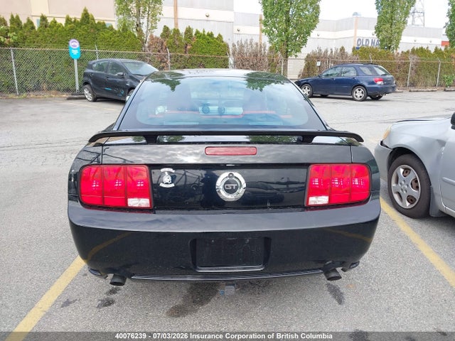 2005 Ford Mustang Gt მანქანა იყიდება აუქციონზე, vin: 1ZVFT82H355106338, აუქციონის ნომერი: 40076239
