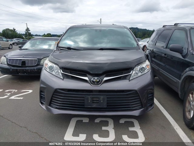 2018 Toyota Sienna Le 8-passenger მანქანა იყიდება აუქციონზე, vin: 5TDKZ3DC5JS954200, აუქციონის ნომერი: 40076282