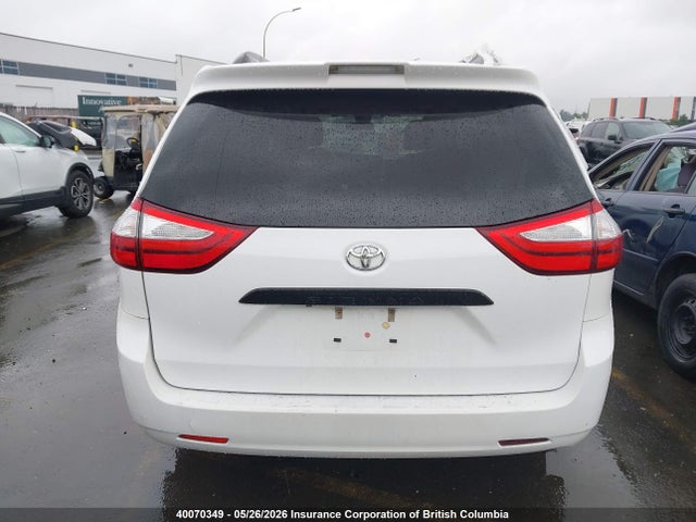 40070349 :رقم المزاد ، 5TDZZ3DCXKS005077 vin ، 2019 Toyota Sienna مزاد بيع