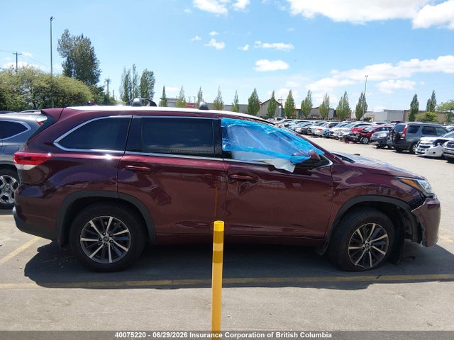 2018 Toyota Highlander Se/xle მანქანა იყიდება აუქციონზე, vin: 5TDJZRFH7JS869219, აუქციონის ნომერი: 40075220