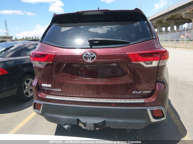 2018 Toyota Highlander Se/xle მანქანა იყიდება აუქციონზე, vin: 5TDJZRFH7JS869219, აუქციონის ნომერი: 40075220