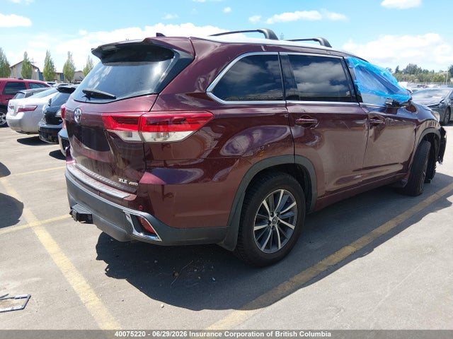 2018 Toyota Highlander Se/xle მანქანა იყიდება აუქციონზე, vin: 5TDJZRFH7JS869219, აუქციონის ნომერი: 40075220