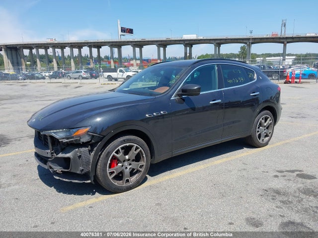 Maserati Levante 2017 ZN661XUS7HX234438 Image 2