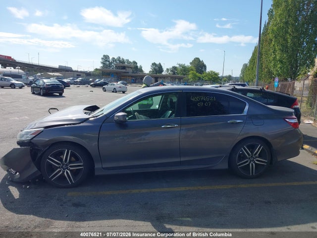 Продаж на аукціоні авто 2017 Honda Accord Touring, vin: 1HGCR2F05HA805652, номер лоту: 40076521