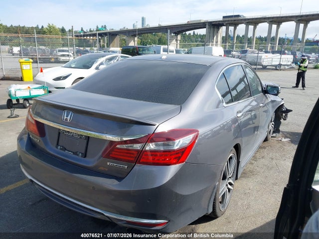 Продаж на аукціоні авто 2017 Honda Accord Touring, vin: 1HGCR2F05HA805652, номер лоту: 40076521