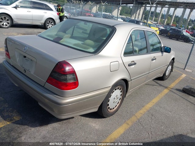40076528 :رقم المزاد ، WDBHA23G3WF656587 vin ، 1998 Mercedes-benz C Class Classic (a5) مزاد بيع