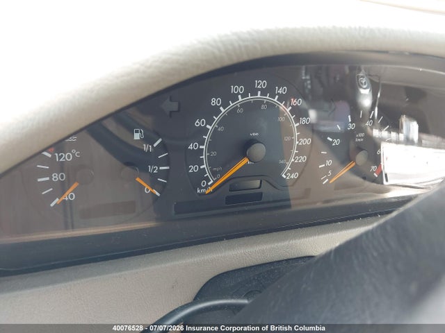 40076528 :رقم المزاد ، WDBHA23G3WF656587 vin ، 1998 Mercedes-benz C Class Classic (a5) مزاد بيع