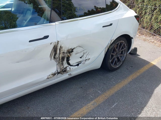 5YJ3E1EA8KF487667 Tesla MODEL 3