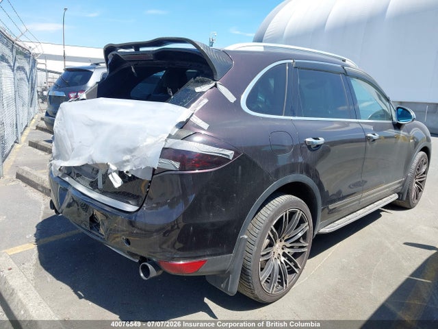 40076549 :رقم المزاد ، WP1AA2A27BLA06438 vin ، 2011 Porsche Cayenne مزاد بيع