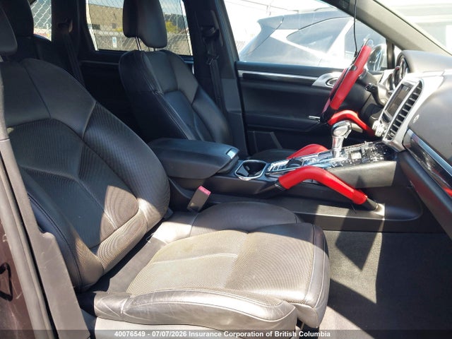 40076549 :رقم المزاد ، WP1AA2A27BLA06438 vin ، 2011 Porsche Cayenne مزاد بيع