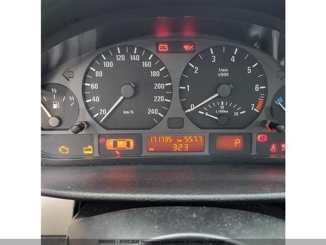 2005 Bmw 320i მანქანა იყიდება აუქციონზე, vin: WBAEV13435KL23981, აუქციონის ნომერი: 40076551