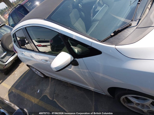 2015 Honda Fit Lx მანქანა იყიდება აუქციონზე, vin: 3HGGK5G53FM102505, აუქციონის ნომერი: 40075713
