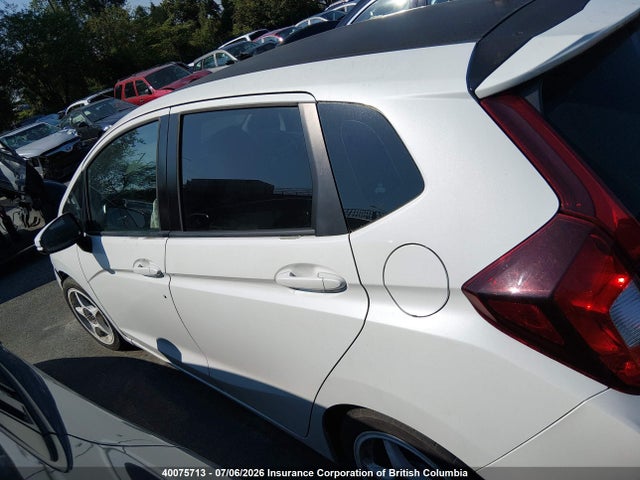 2015 Honda Fit Lx მანქანა იყიდება აუქციონზე, vin: 3HGGK5G53FM102505, აუქციონის ნომერი: 40075713