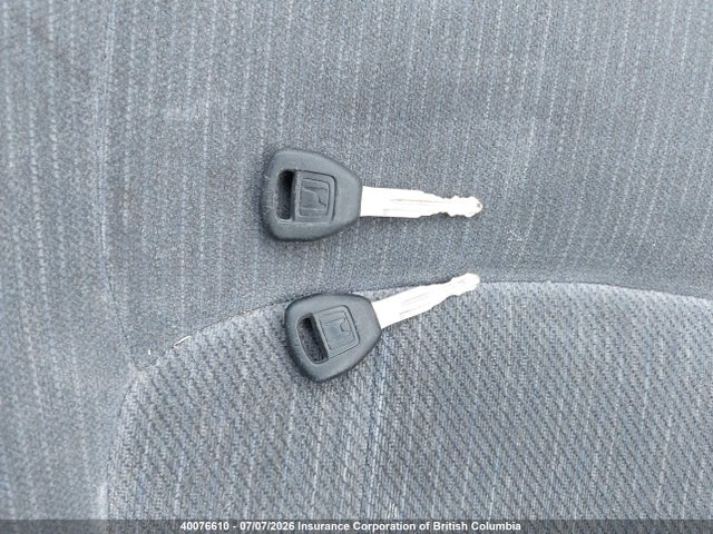 2000 Honda Accord Dx მანქანა იყიდება აუქციონზე, vin: 1HGCF8644YA815703, აუქციონის ნომერი: 40076610