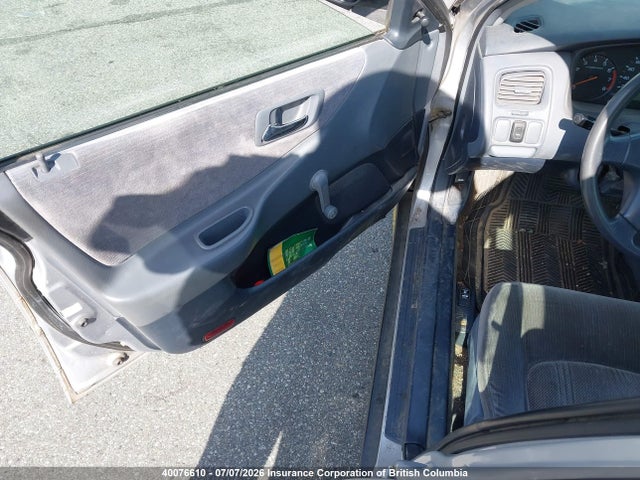 2000 Honda Accord Dx მანქანა იყიდება აუქციონზე, vin: 1HGCF8644YA815703, აუქციონის ნომერი: 40076610