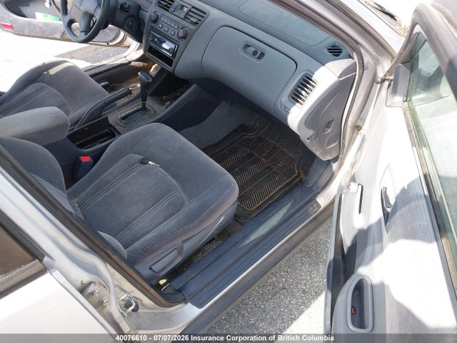 2000 Honda Accord Dx მანქანა იყიდება აუქციონზე, vin: 1HGCF8644YA815703, აუქციონის ნომერი: 40076610