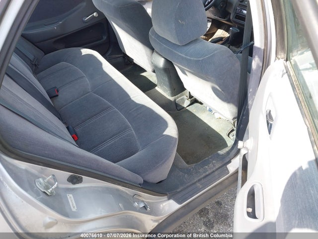 2000 Honda Accord Dx მანქანა იყიდება აუქციონზე, vin: 1HGCF8644YA815703, აუქციონის ნომერი: 40076610
