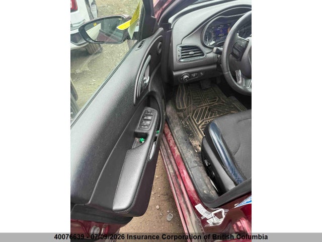 1C3CCCBG8GN119822 Chrysler 200