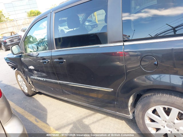 Продаж на аукціоні авто 2015 Chrysler Town & Country Touring, vin: 2C4RC1BG8FR714813, номер лоту: 40076648