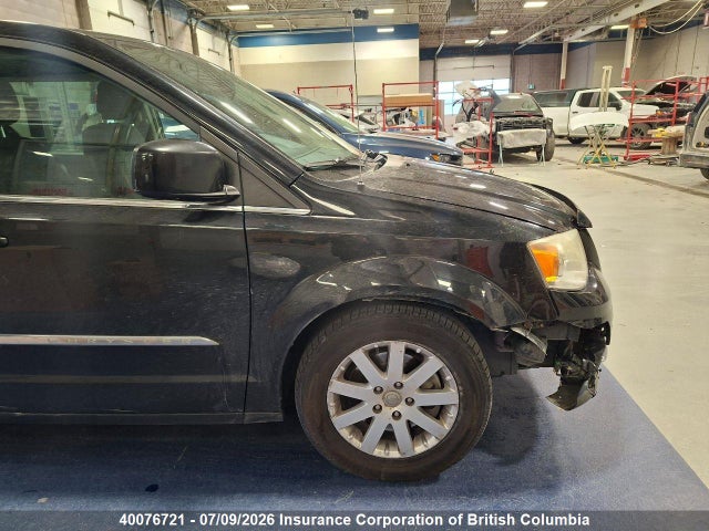 2013 Chrysler Town & Country Touring მანქანა იყიდება აუქციონზე, vin: 2C4RC1BG8DR784454, აუქციონის ნომერი: 40076721