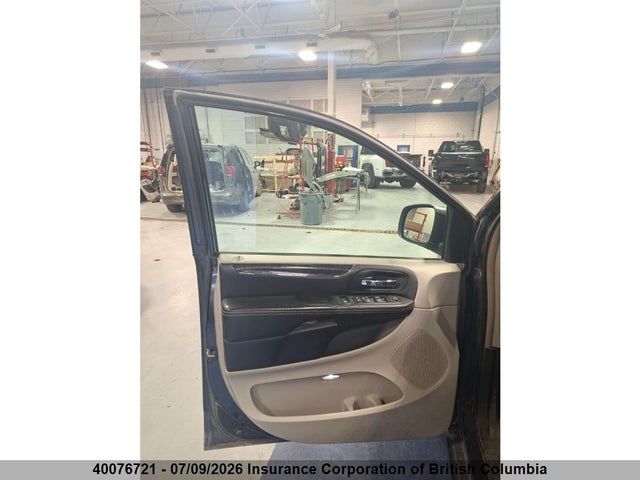2013 Chrysler Town & Country Touring მანქანა იყიდება აუქციონზე, vin: 2C4RC1BG8DR784454, აუქციონის ნომერი: 40076721