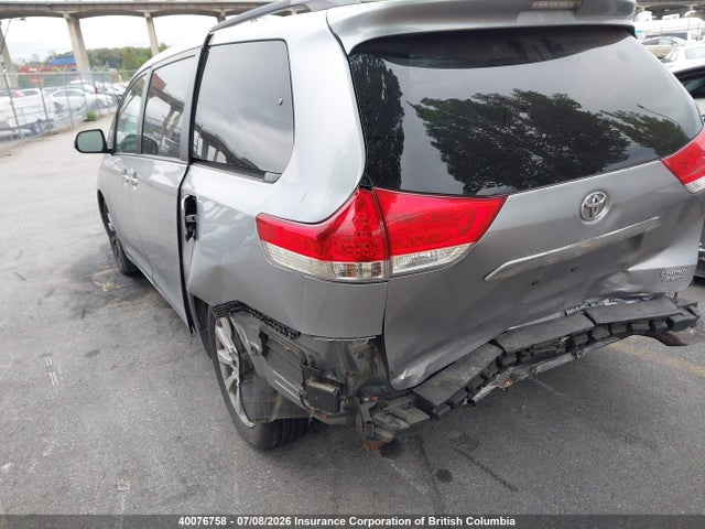2013 Toyota Sienna Xle/limited მანქანა იყიდება აუქციონზე, vin: 5TDDK3DC1DS056209, აუქციონის ნომერი: 40076758