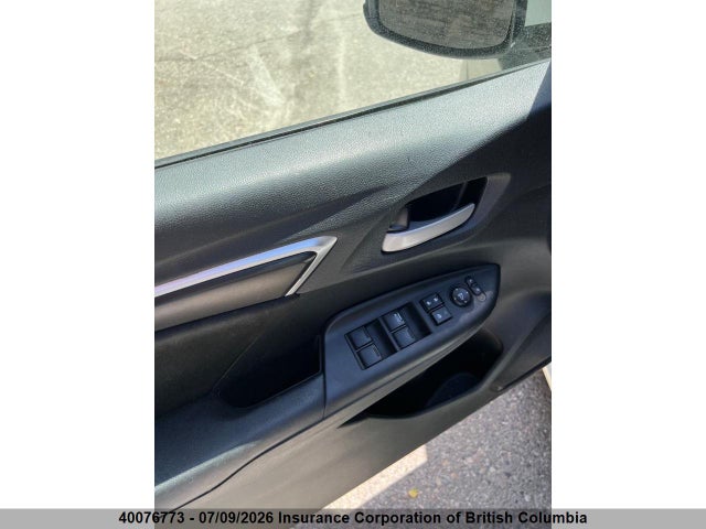 2015 Honda Fit მანქანა იყიდება აუქციონზე, vin: 3HGGK5H59FM102748, აუქციონის ნომერი: 40076773