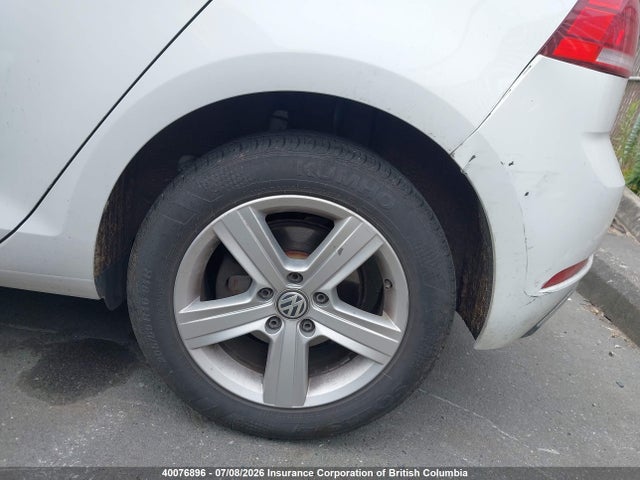 3VWG57AU7MM011698 Volkswagen Golf