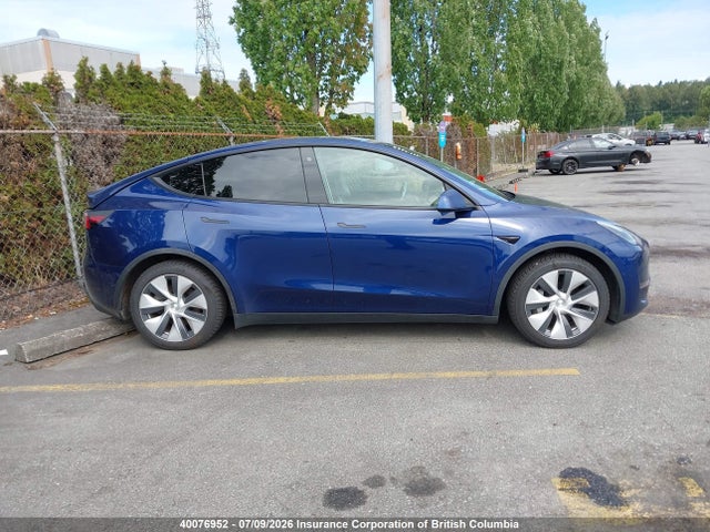 Tesla Model Y 2021 5YJYGDED2MF120939 Image 13