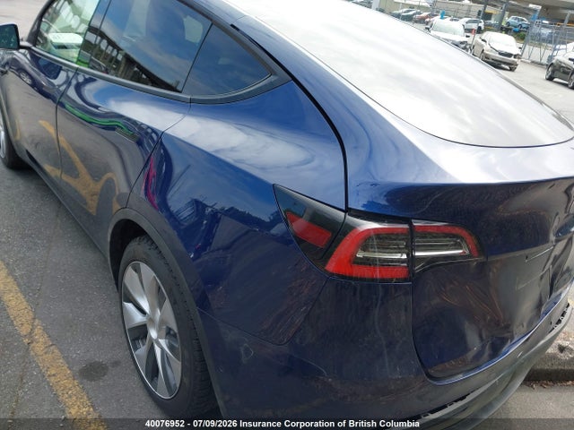 Tesla Model Y 2021 5YJYGDED2MF120939 Image 3