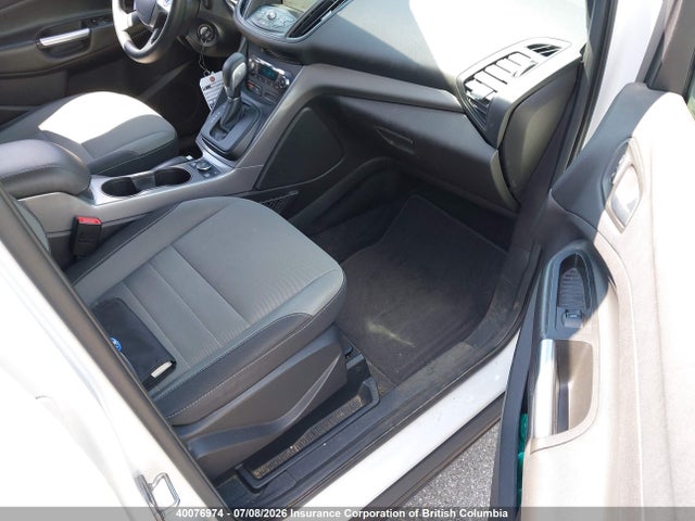 40076974 :رقم المزاد ، 1FMCU0GX3GUA87105 vin ، 2016 Ford Escape Se مزاد بيع