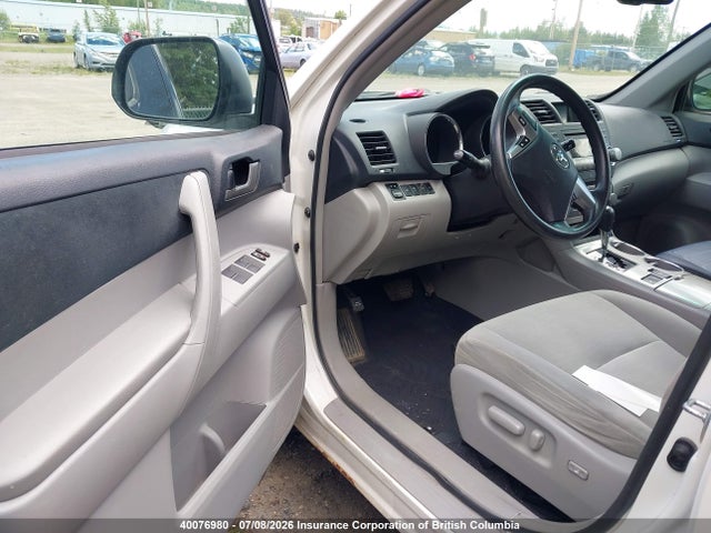 2013 Toyota Highlander Plus/se მანქანა იყიდება აუქციონზე, vin: 5TDBK3EH0DS194485, აუქციონის ნომერი: 40076980