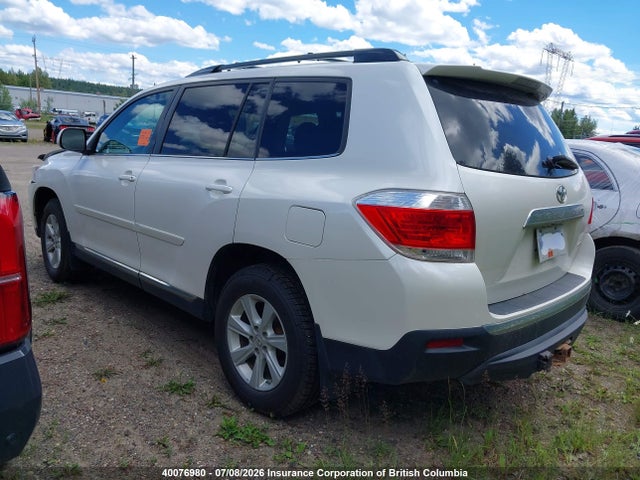 2013 Toyota Highlander Plus/se მანქანა იყიდება აუქციონზე, vin: 5TDBK3EH0DS194485, აუქციონის ნომერი: 40076980